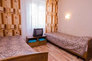 Гостиница Уралочка Челябинск Номер второй категории (Эконом 1м.удобства на 2 номера)-1