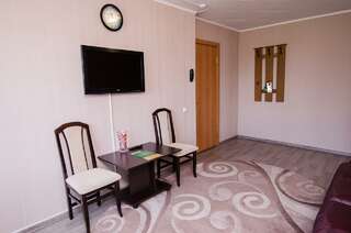 Гостиница Уралочка Челябинск Номер комфорт с 2 односпальными кроватями-5